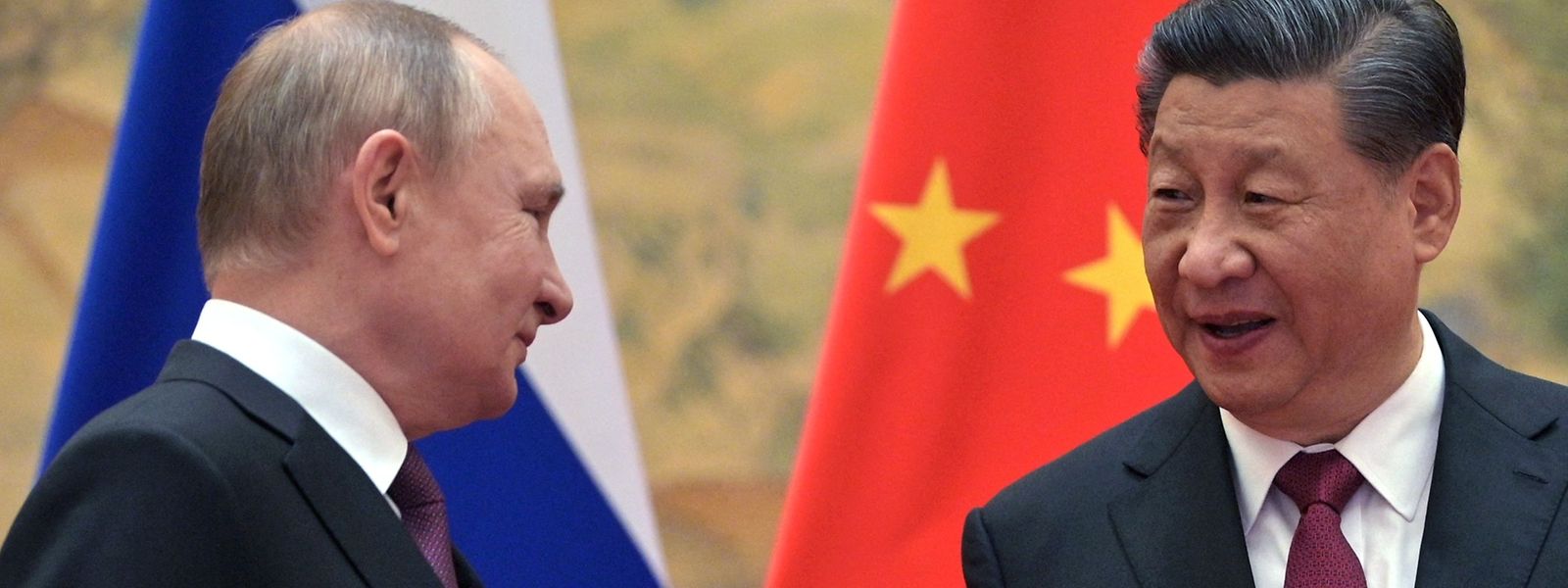 Der russische Präsident Wladimir Putin und der chinesische Präsident Xi Jinping posieren für ein Foto während ihres Treffens in Peking am 4. Februar 2022. 