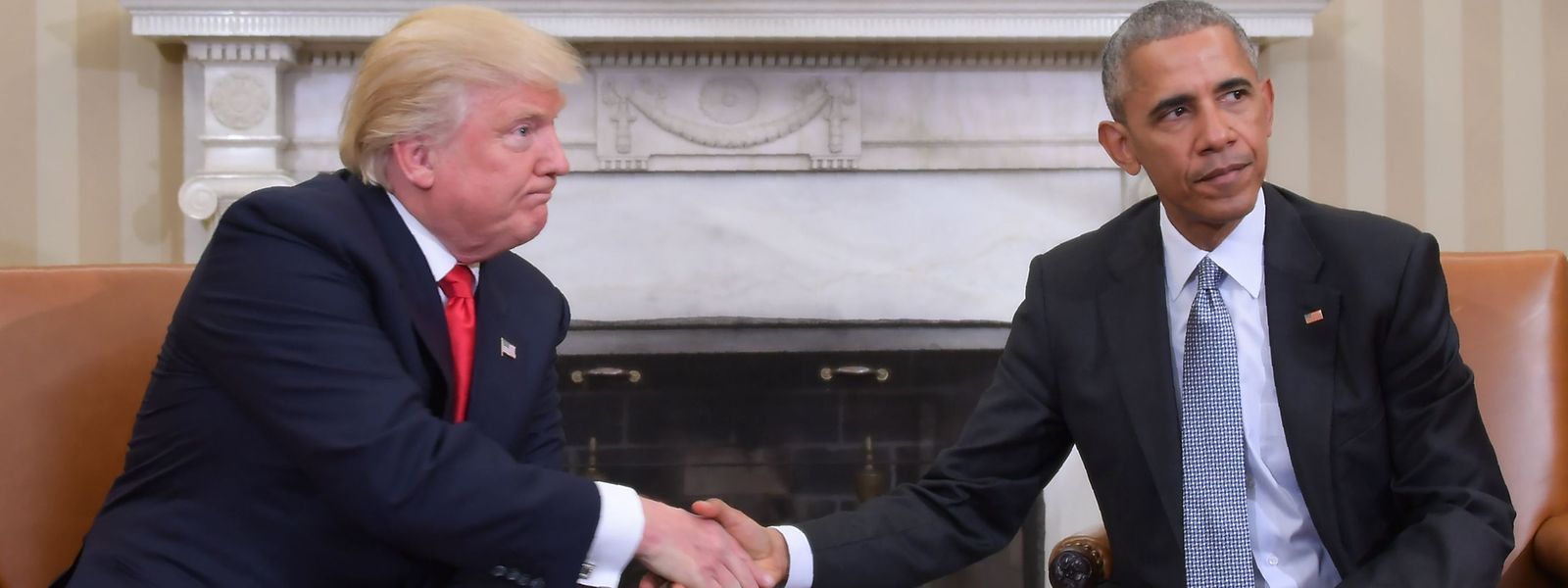 US-Präsident Barack Obama (r.) und sein Nachfolger Donald Trump im Oval Office im Weißen Haus im Novemer 2016.