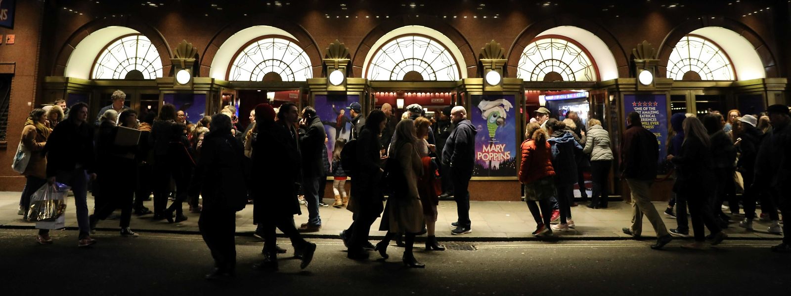 In London sind Theaterveranstaltungen nicht abgesagt.