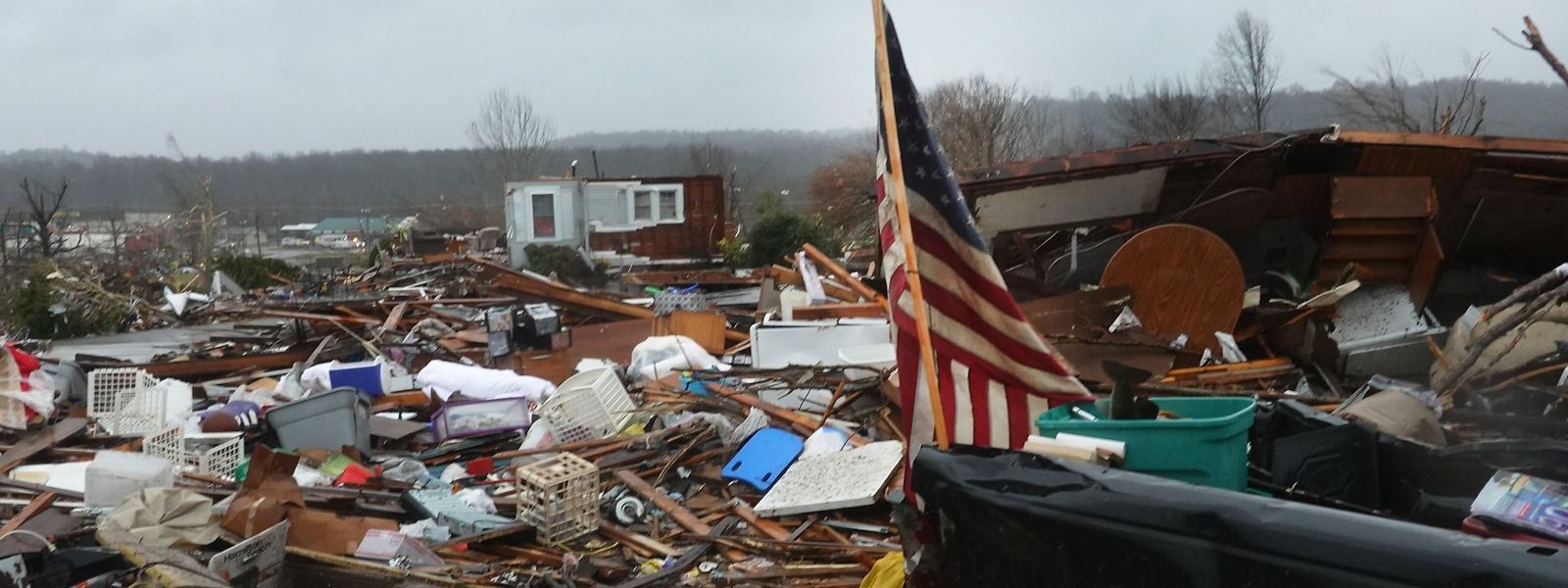 Tornado arrasou milhares de casas no estado americano do Kentucky, há duas semanas. 