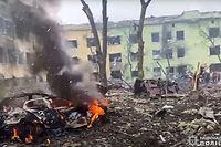 Hospital bombardeado em Mariupol