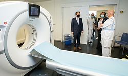 Lok , Coronavirus , Sars-CoV-2 , Covid-19, Xavier Bettel und Paulette Lenert besuchen Hopital Kirchberg , Hopitaux Robert Schuman , Scanner , Mundschutz , Foto:Guy Jallay/Luxemburger Wort