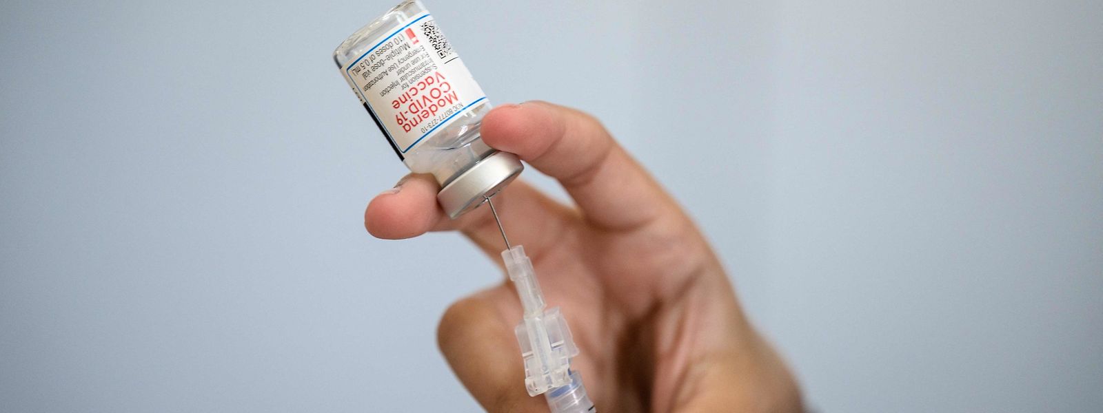 Il faudra vite se décider sur le sort à réserver aux 30.200 doses de vaccin Moderna. Elles arriveront à péremption entre le 27 décembre et le 23 février prochains.
