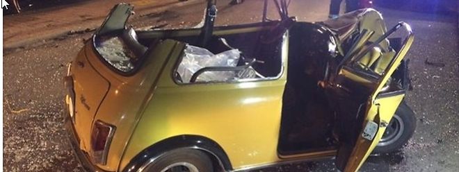 In diesem Wagen war eines der Unfallopfer eingeklemmt.