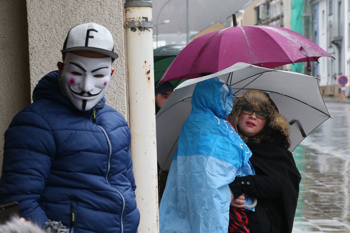 Am Sonntag sind die Karnevalisten durch die Straßen von Schifflingen gezogen. 