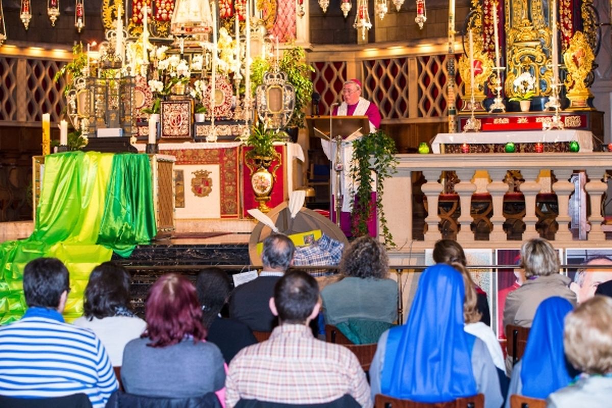 Eucharistische Anbetung mit dem Sänger Grégory Turpin 