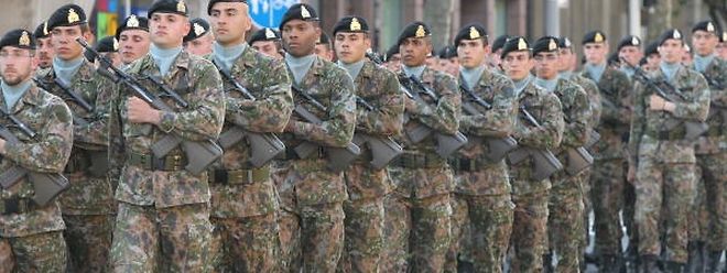 Wer will seinem Land dienen? Damit sich mehr junge Leute in der Armee einbringen, verabschiedete die Regierung vereinfachte und attraktivere Modalitäten.