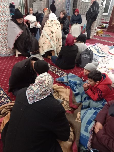 Esma s'est réfugiée, comme beaucoup d'autres, dans une mosquée de son quartier.