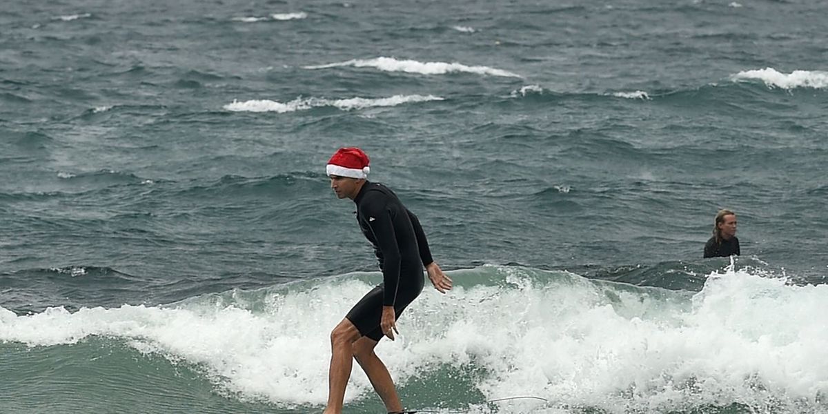 Weihnachtliches Surfen will gelernt sein.