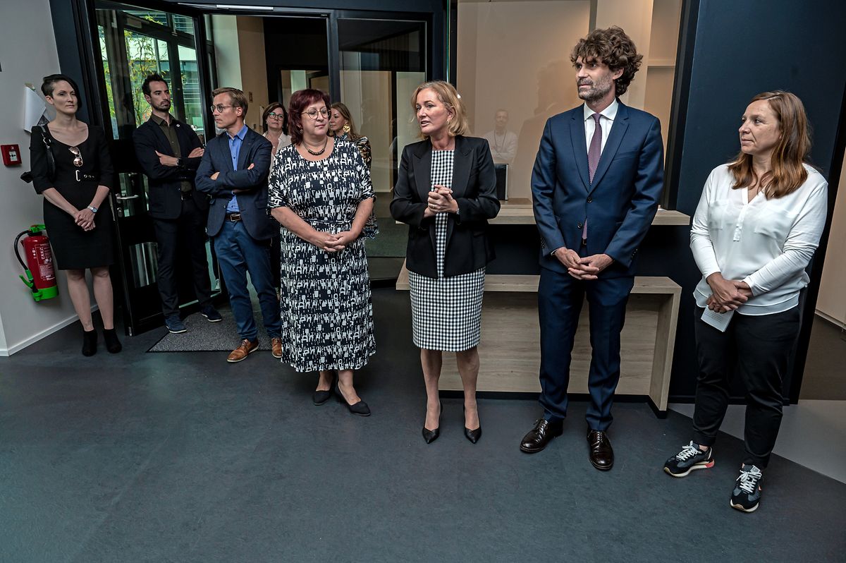 An der Einweihung nahmen die Präsidentin des Cercle des médecins généralistes, Dr. Stéphanie Obertin (von rechts nach links), der Generalsekretär der Ärztevereinigung, Dr. Guillaume Steichen, Gesundheitsministerin Paulette Lenert (LSAP) und die Bürgermeisterin der Gemeinde Sassenheim, Simone Asselborn-Bintz, teil. 