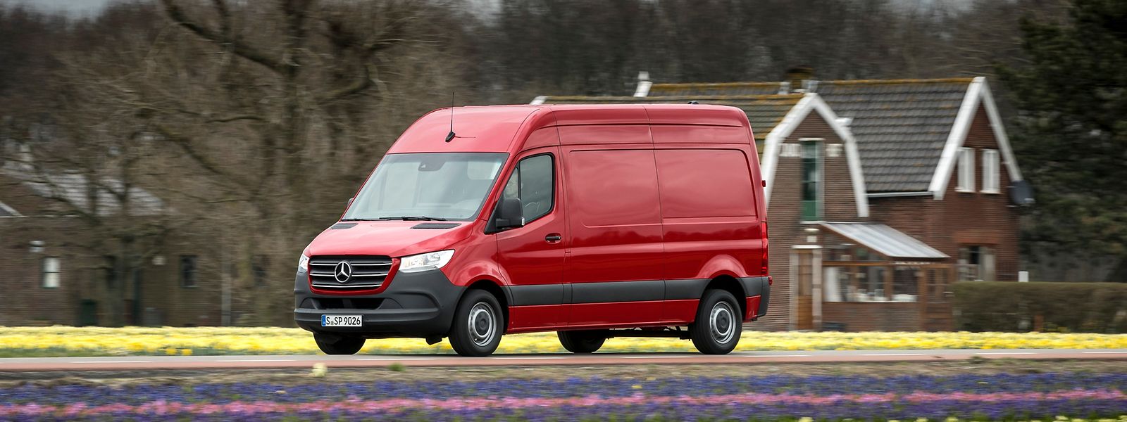 In seiner äußeren Erscheinung hat sich der Mercedes-Benz Sprinter in eher unauffälligen Schritten weiterentwickelt.