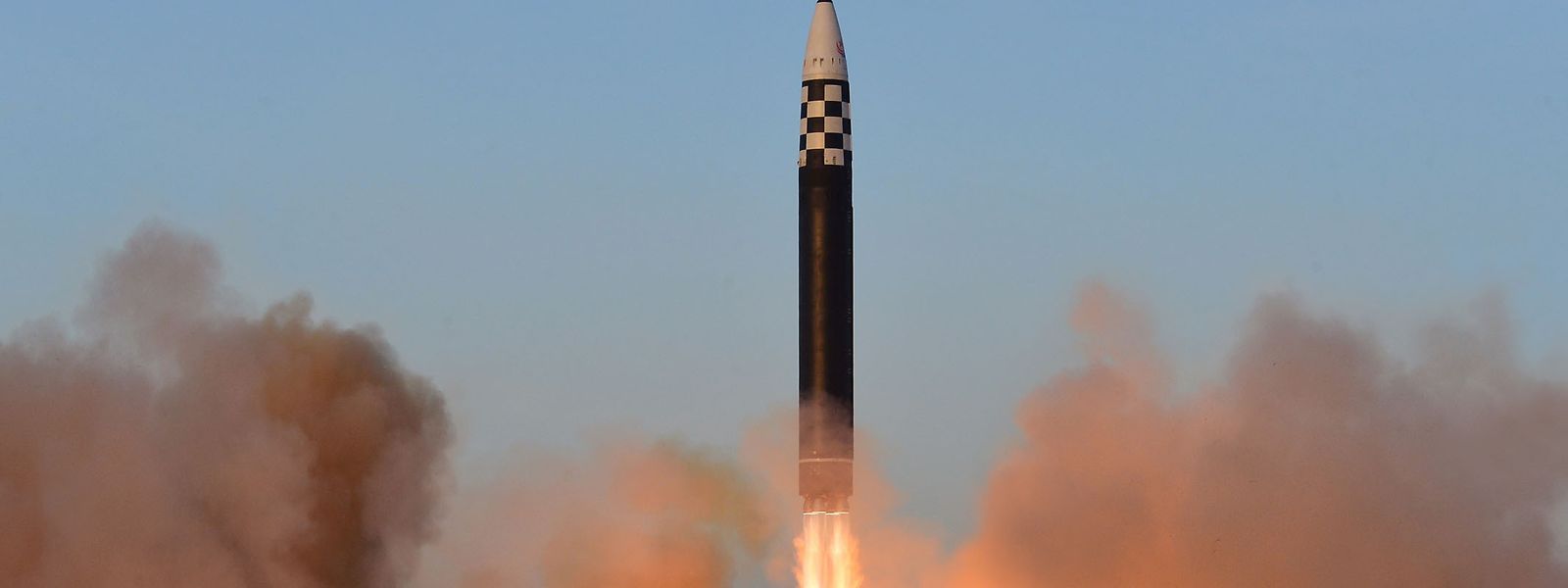 Berichten zufolge sollte der Test der ICBM vom Typ Hwasongpho-17 der nuklearen Abschreckung dienen.