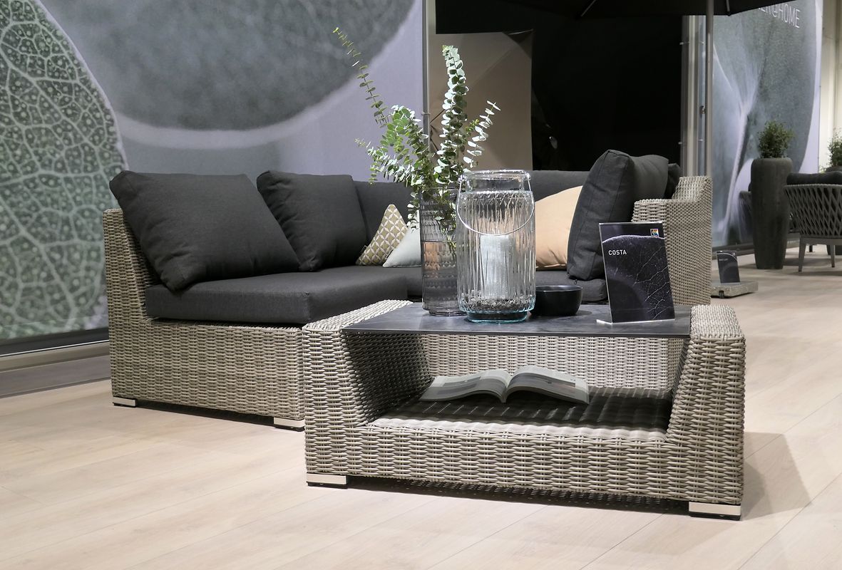 Grau und immer wieder Grau: Auf der Messe Spoga+Gafa in Köln wurde eigentlich nur diese Farbe für Gartenmöbel gezeigt.