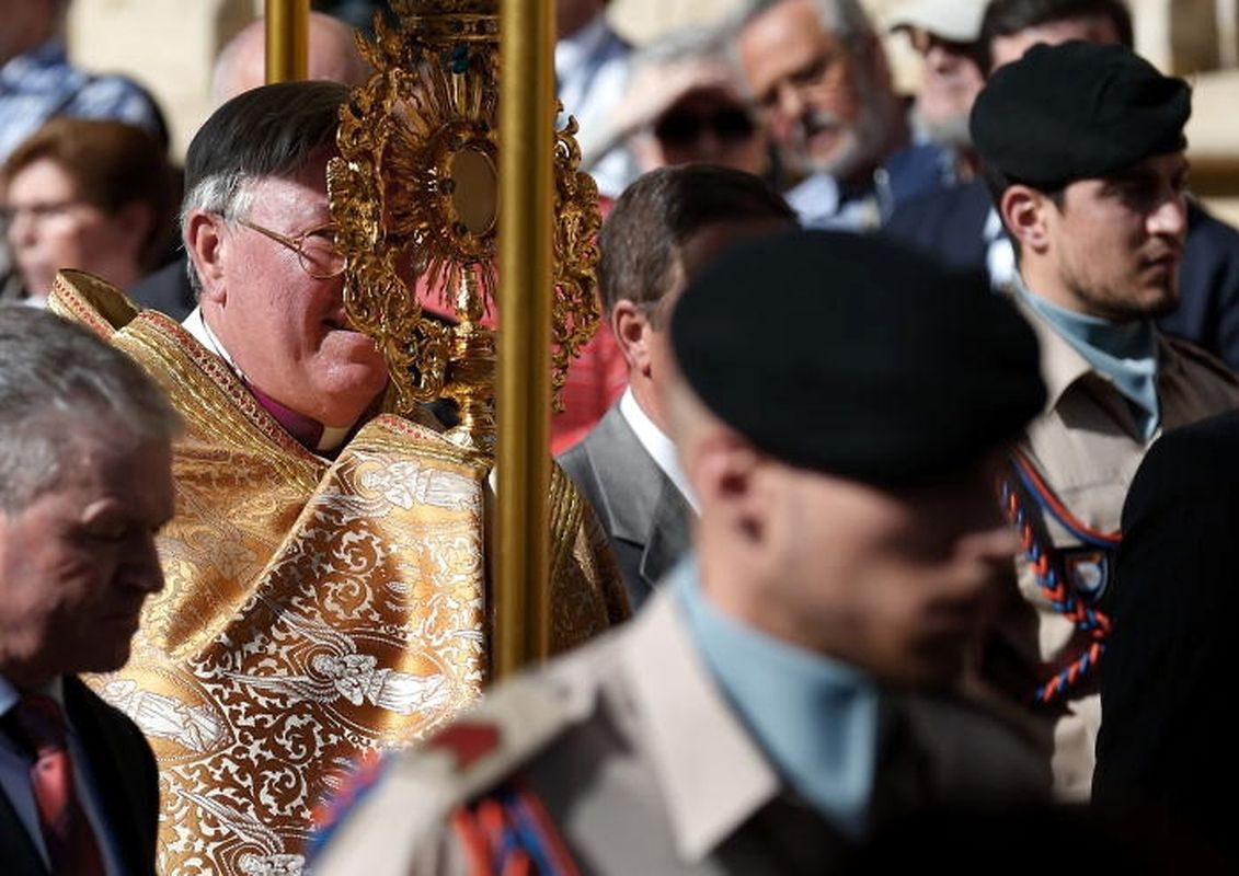 Oktav, Octave, Oktave - Schlusspr�ssessioun, Schlussprozession 2015,  Jean Claude Hollerich, Luxembourg, le 10 Mai 2015. Photo: Chris Karaba