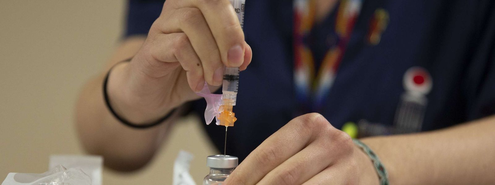 Le vaccin Pfizer/BioNTech sera le premier à être injecté, mais dans les mois à venir d'autres compositions pourront être validées par l'Agence européenne des médicaments.