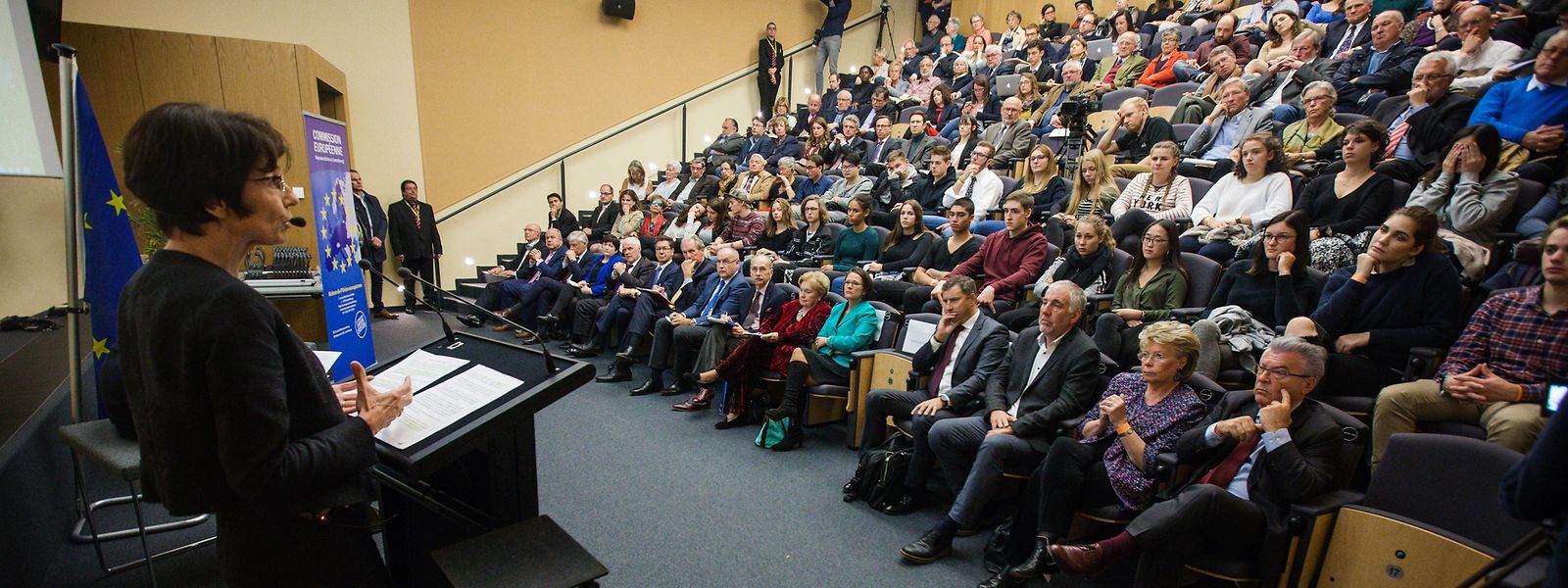 Dialoge zwischen EU-Politikern und Bürgern hat es auch unter der Vorgängerkommission von Jean-Claude Juncker gegeben. Ursula von der Leyen hat ein konkreteres Vorgehen versprochen.