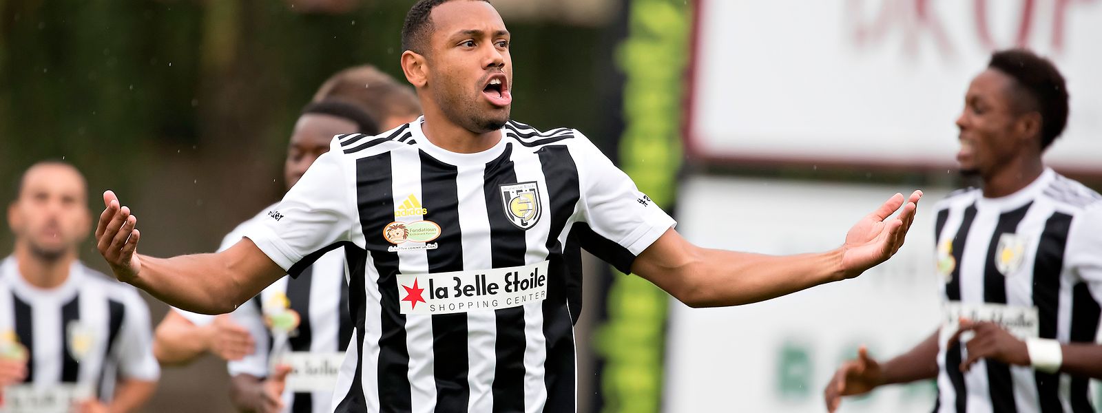 Yannick Makota s'est offert un doublé à l'occasion de la venue du Racing à la Frontière.