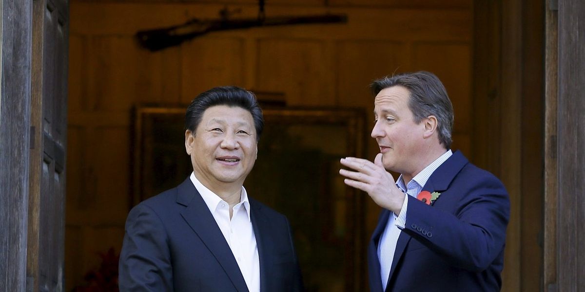 Le Premier ministre britannique David Cameron (à dr.) et le président chinois Xi Jinping en octobre 2015.