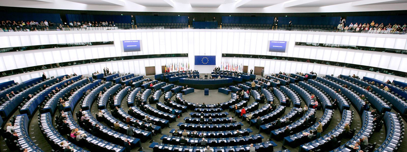 Der europäische Anspruch vieler Bürger klafft mit der Wirklichkeit des EU-Parlaments auseinander.