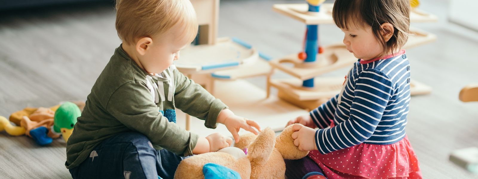 Les crèches devant fermer jusqu'au 10 janvier, au moins, les parents de petits enfants pourront bénéficier d'un congé pour raison familiale pour s'occuper de leur tout-petit.