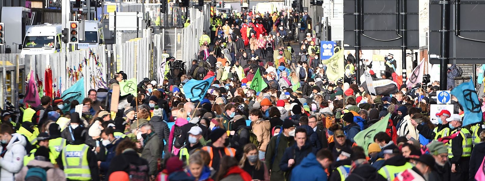 Tausende Aktivisten demonstrieren am Rande der Klimakonferenz in Glasgow.