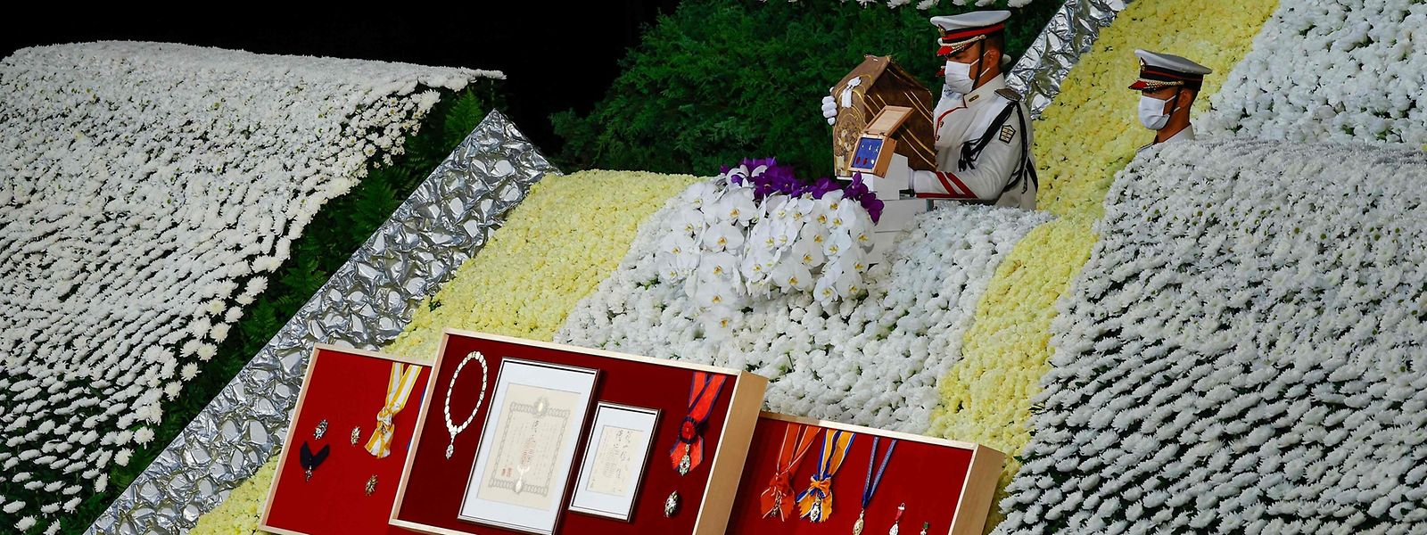 Selon les derniers sondages, environ 60% des Japonais sont opposés à ces funérailles nationales. 