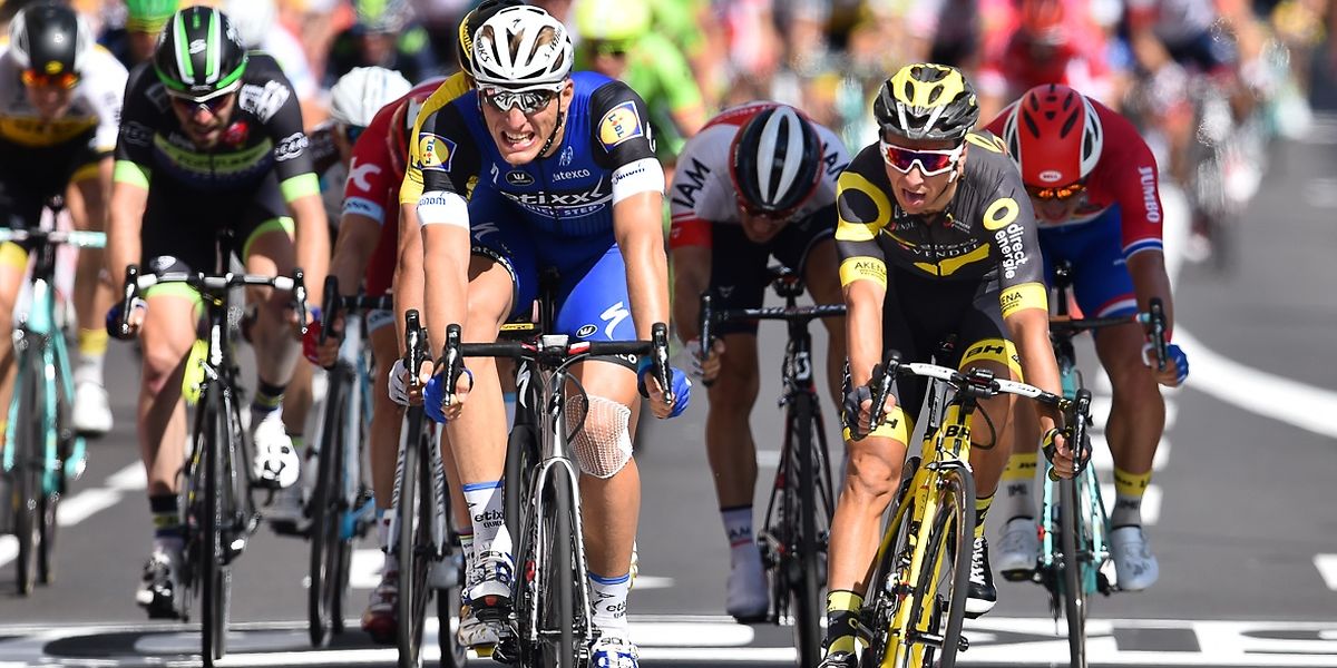Marcel Kittel (D/Etixx-Quick Step) sichert sich den Etappensieg vor  Bryan Coquard (F/Direct Energie) - Tour de France 2016 –  4. Etappe Saumur / Limoges – Foto: Serge Waldbillig