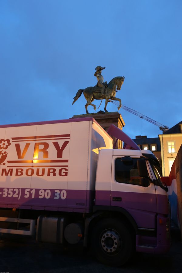 25.10.2017 Luxembourg, ville, Knuedler, place Guillaume, Wochenmarkt sehr früh am Morgen photo Anouk Antony