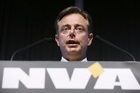 Antwerp Mayor Bart De Wever delivers a speech at a congress of the Antwerp branch of Flemish nationalist party N-VA, in preparation of the October local elections on May 6, 2018 in Antwerp.  / AFP PHOTO / BELGA AND Belga / NICOLAS MAETERLINCK / Belgium OUT