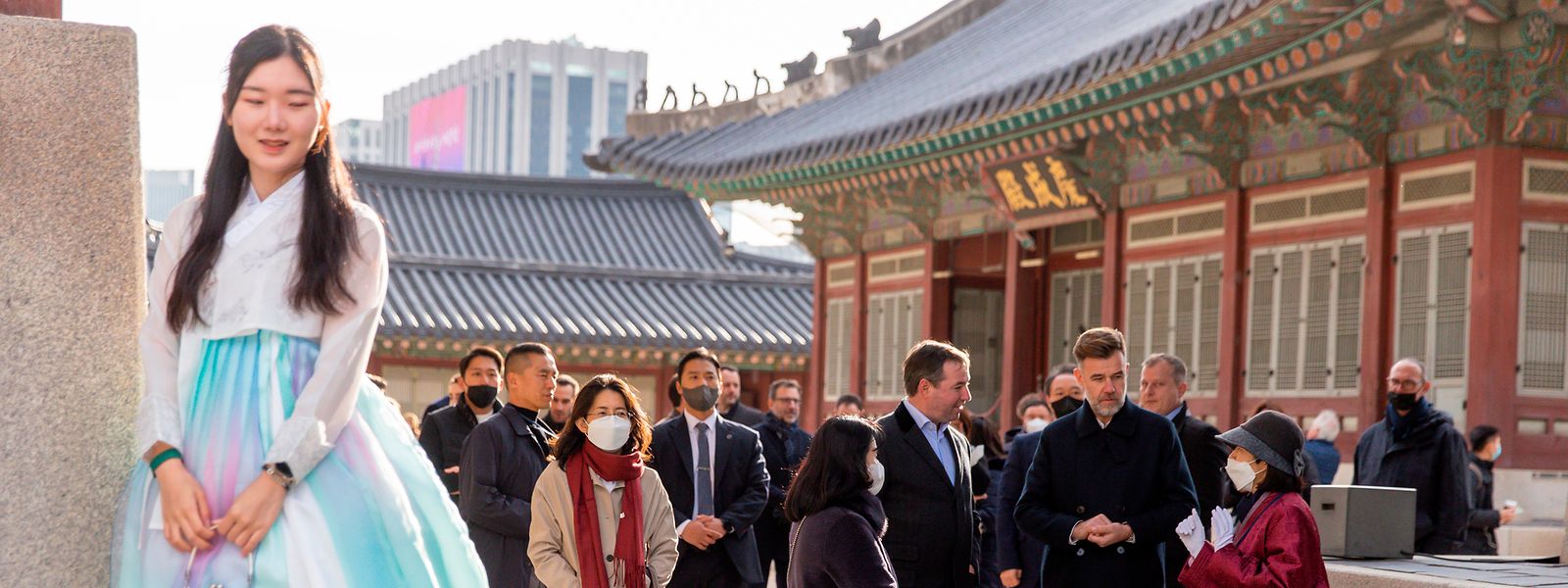 Delegação luxemburguesa visita Palácio Real de Gyeongbokgung em Seul.