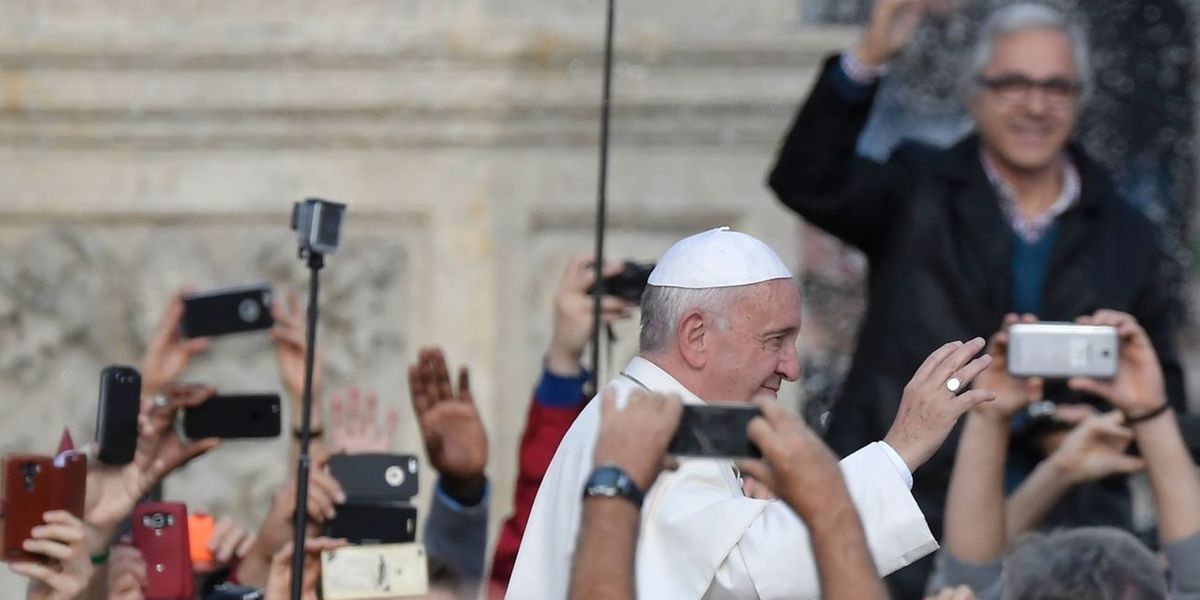 Der Papst nach einer Messe, bei der er die Heilige Pforte im Petersdom schloss.