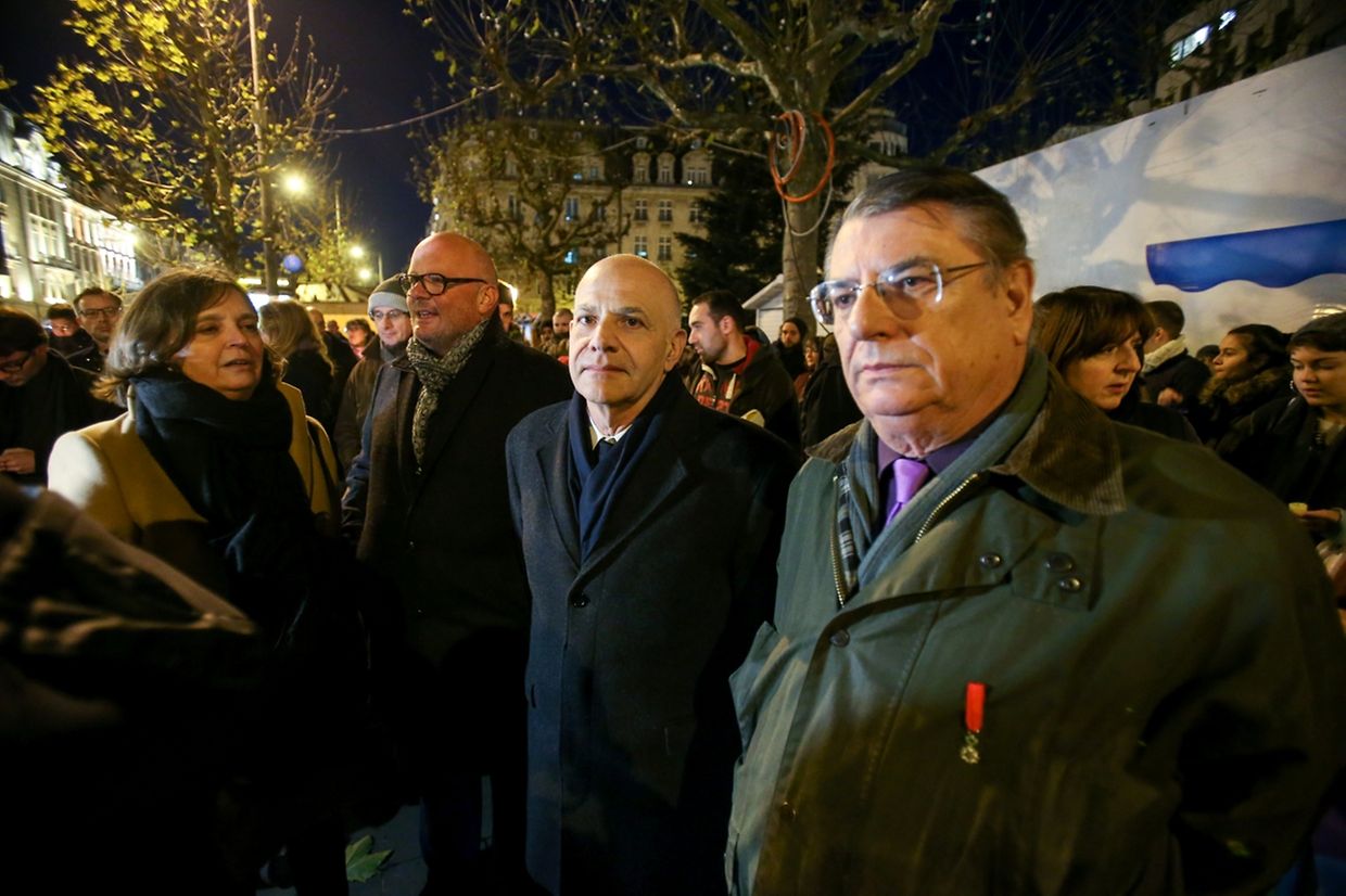 Gedenken an die Opfer der Attentate von Paris auf der Place de Paris in Luxemburg (15. November 2015).
