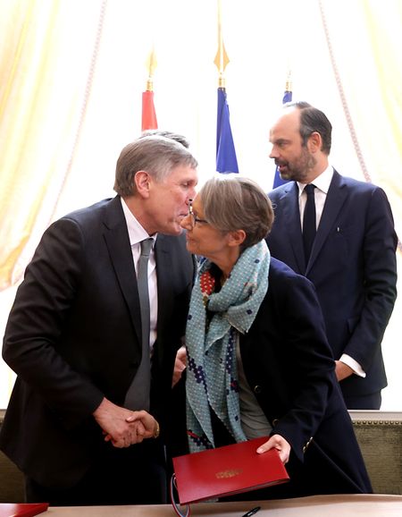 François Bausch, ministre luxembourgeois des Infrastructures et Elisabeth Borne, ministre française chargée des Transports, ont signé un accord de coopération pour améliorer les infrastructures de transport.
