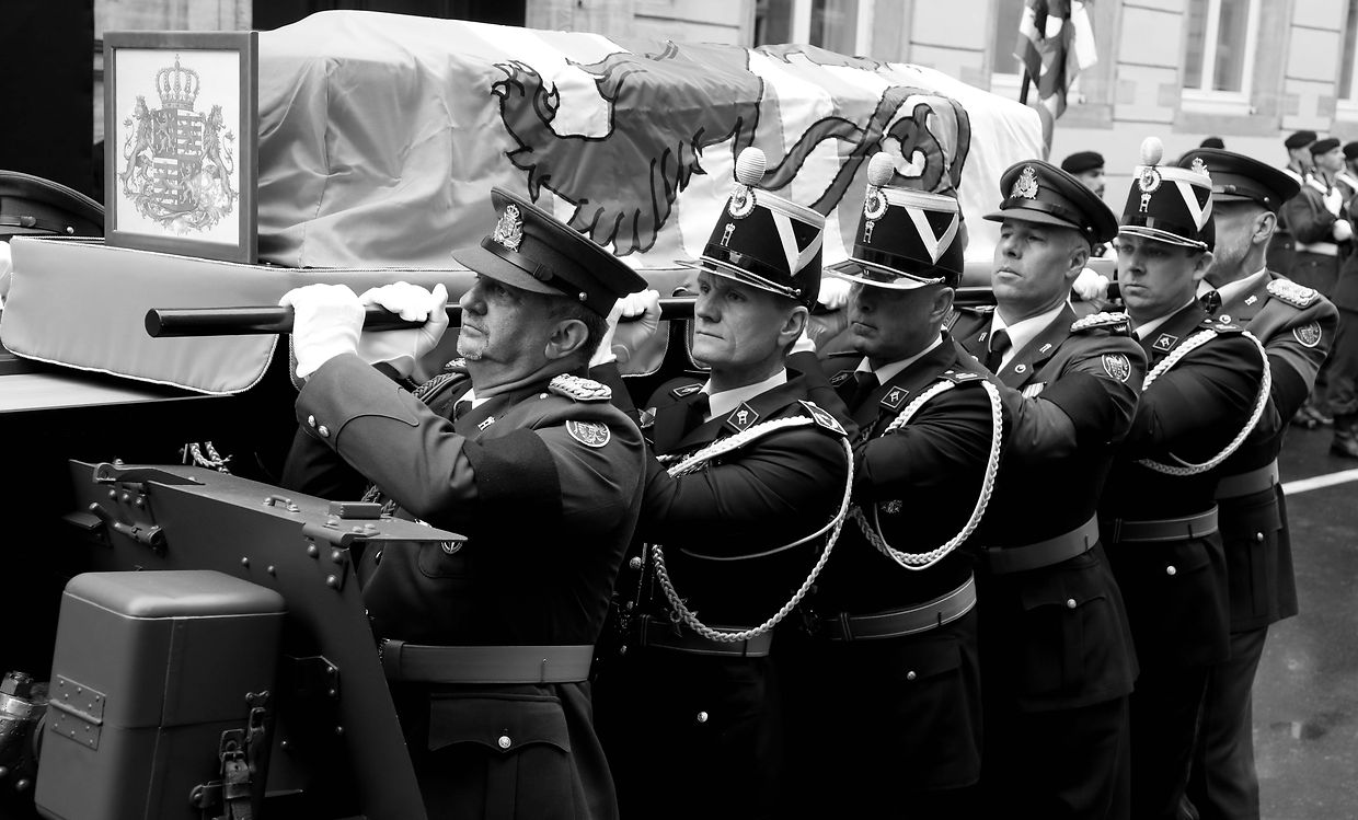 Lokales, Online, Kathedrale, Staatsbegräbnis Großherzog Jean, funérailles Grand-Duc Jean, Eingang Kathedrale,
