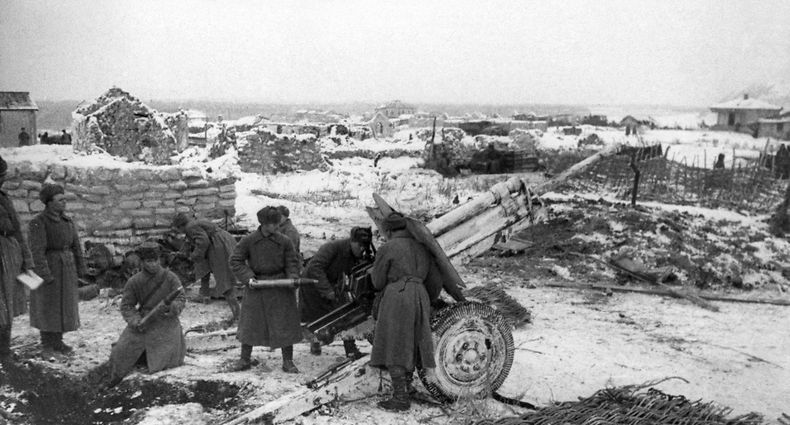 (FILES) In this file photo taken in September, 1942, a Red army gun crew of colonel Ivanin mans an artillery gun, on the firing line, during the Battle of Stalingrad. (Photo by TASS / AFP)