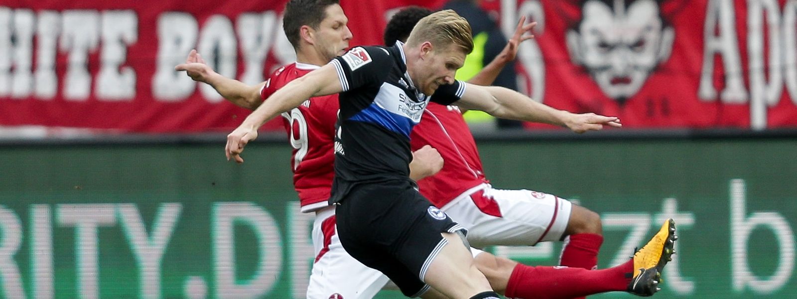 Andreas Voglsammer trifft nicht nur für Bielefeld, er läuft auch bis zum Umfallen.