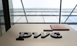 Price Waterhouse Coopers hat einen weiteren Mitarbeiter wegen Diebstahls von Dokumenten entlassen.