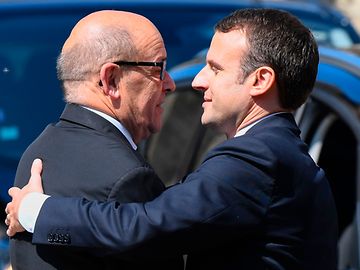 Französische Regierung steht: Minister aus allen Lagern