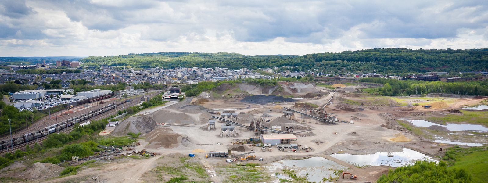 Le Crassier Terres Rouges, à la frontière française entre Esch-sur-Alzette et Audun-le-Tiche.