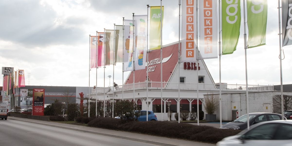Bevor die Tram "den Houwald erop" fährt, muss die Rue des Scillas deutlich verbreitert werden.