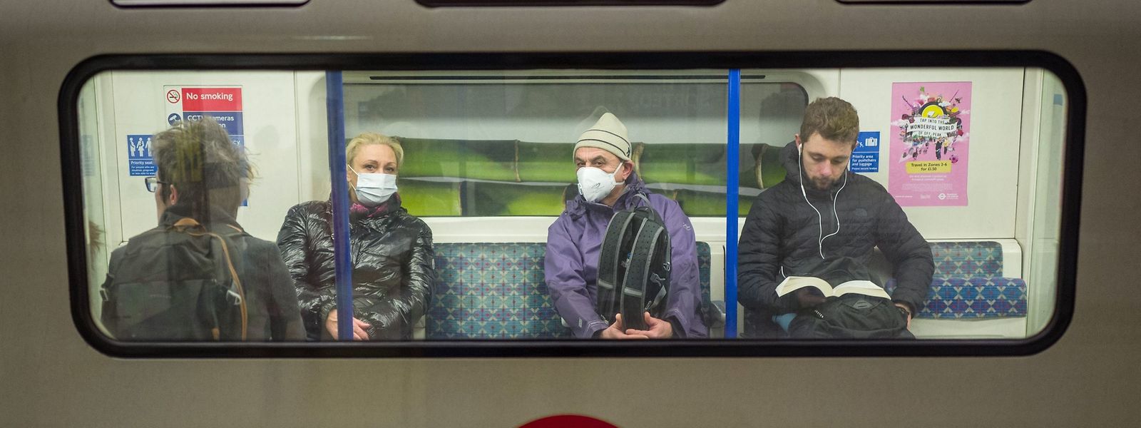 Passagiere in der Londoner U-Bahn.