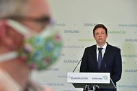 Saarbrücken. Saarlands Ministerpräsident Tobias Hans (CDU) und Wirtschaftsministerin Anke Rehlinger (SPD) treten am Samstag (2.5.2020) in der Saarbrücker Staatskanzlei vor die Landespressekonferenz und geben aktuelle Lockerungen im Rahmen der Corona-Pandemie bekannt.  (bub) Foto: BeckerBredel | Verwendung weltweit