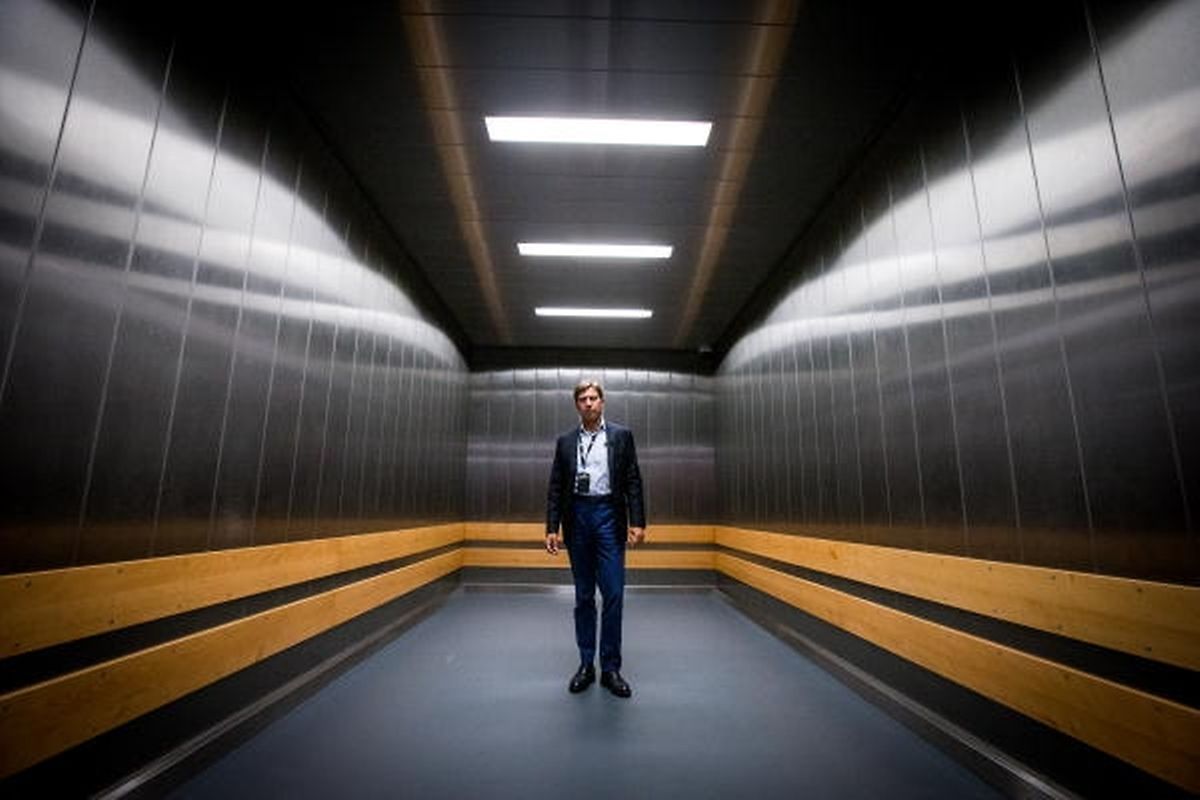 David Arendt dans l'un des ascenseurs du port franc.