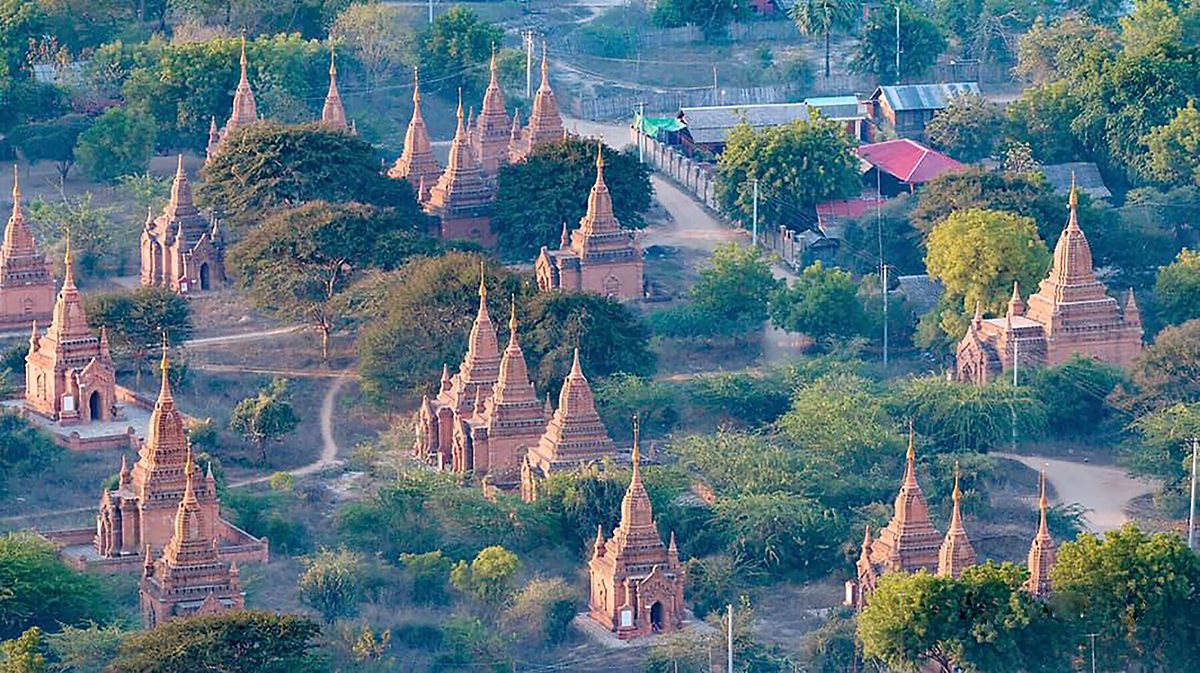 Die alte Königsstadt Bagan wird „Stadt der tausend Pagoden“ genannt. 