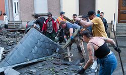 Auf diesem Bild wird die Kraft der Tornados verdeutlicht: Das Dach wurde vom Haus auf die Strasse gefegt.