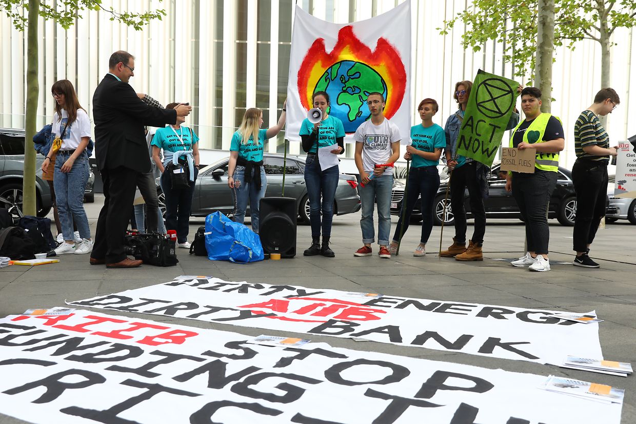 Umweltschützer werfen der Asiatischen Infrastruktur-Investitionsbank AIIB "Greenwashing" vor.
