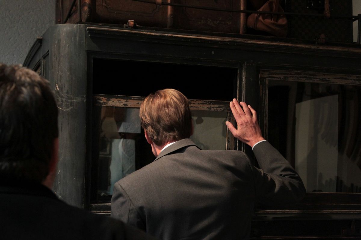 Großherzog Henri besucht das Kutschenmuseum in Peppingen.