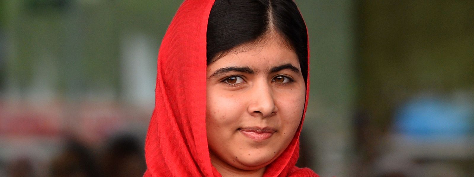 Dieses Foto aus dem September 2013 zeigt Malala Yousafzai bei der Eröffnung einer Bibliothek in Birmingham. 