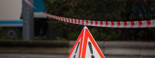 Bei dem Zusammenprall wurde der Zollbeamte schwer verletzt.