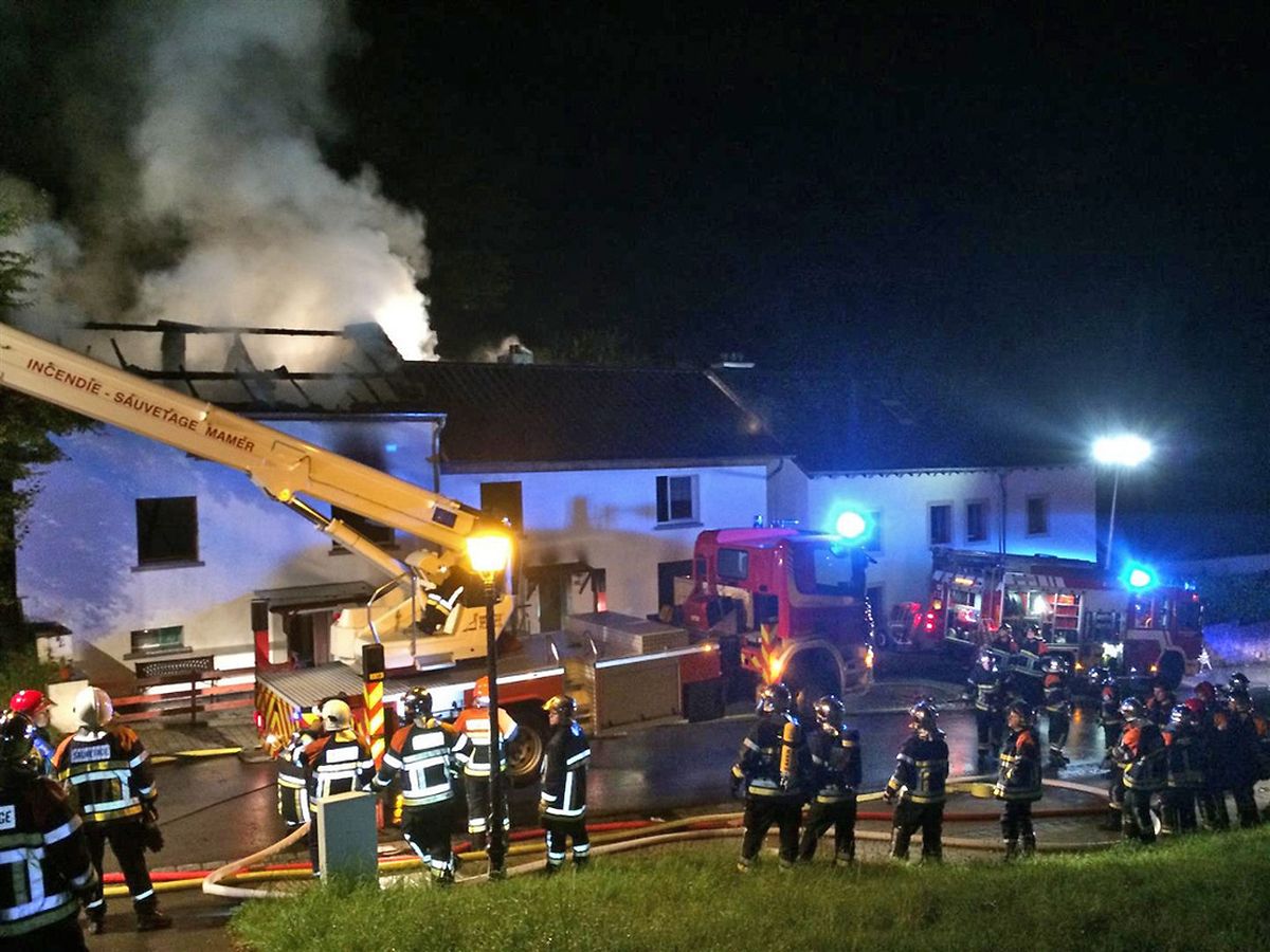 Die Polizei schließt Brandstiftung nicht aus.
